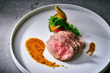 牛ロース肉のポワレ