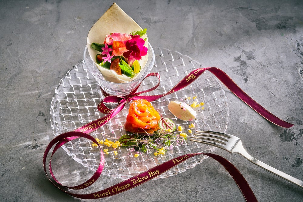 スモークサーモントラウトとリコッタチーズのブーケサラダ仕立て