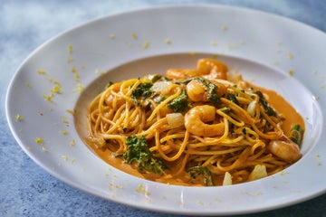 エビと菜の花のトマトクリームパスタ