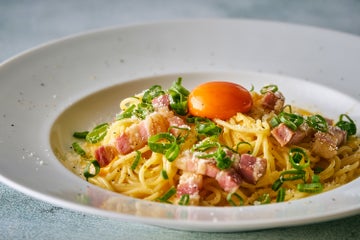 「レシピ」卵といも豚のパンチェッタ・あじさいねぎのペペたまパスタ